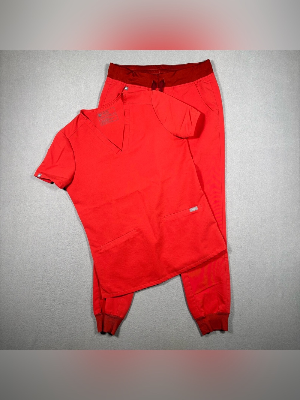 FIGS 2 Piece Scrub Set Casma Top (XS) & Zamora Jogger Pants (Small) Hibiscus Red